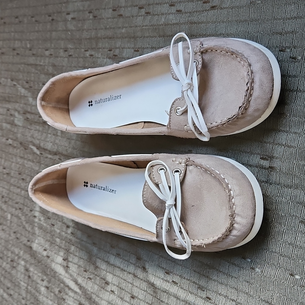Naturalizer flats Loafers